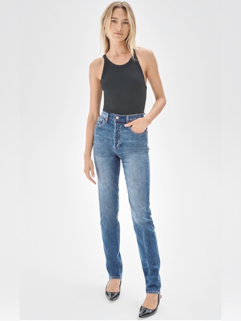 Aritzia Denim Forum The Yoko High Rise Slim Jeans 25 Light Wash